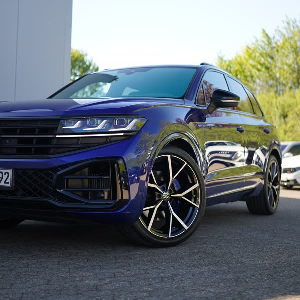 VW Touareg mit Blick auf Front und Felge